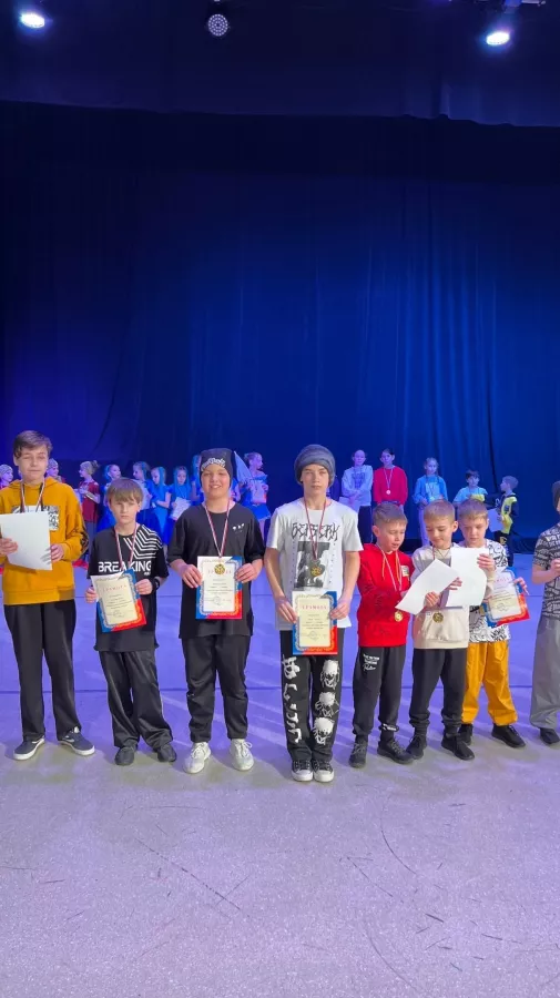 Центр современных танцев в Майкопе: Танцы, Зал, Хореография, Растяжка, Школа,