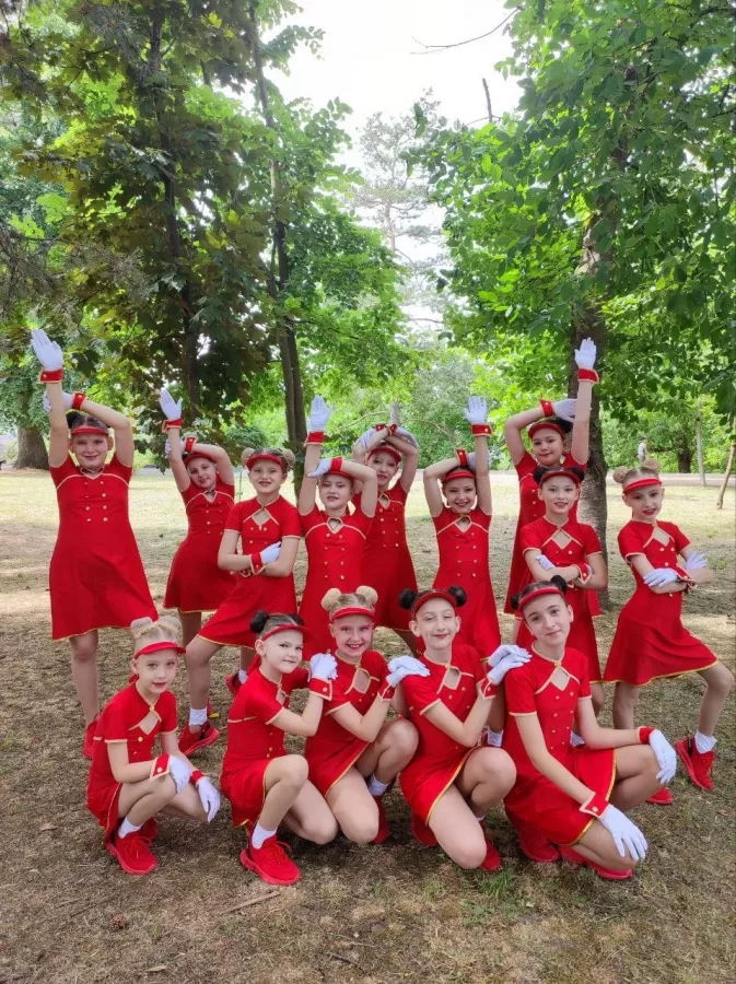 Центр современных танцев в Майкопе: Танцы, Зал, Хореография, Растяжка, Школа,