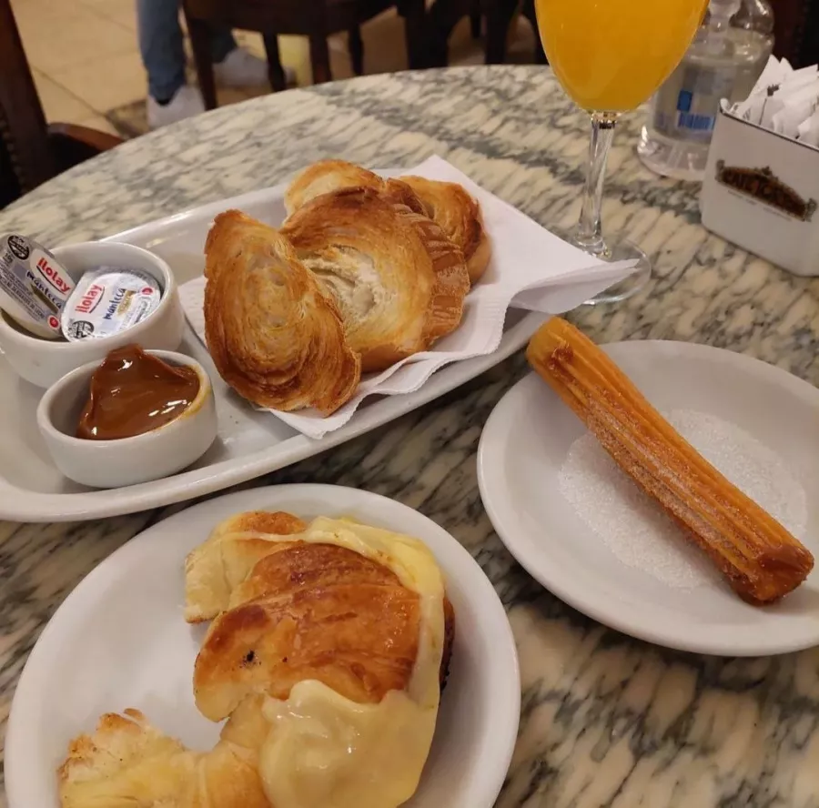 Кафе Tortoni в Буэнос-Айрес (Аргентина): Кафе 😋, Бильярд, Танго, Домино, Cafe, Pool, Tango, Domino,