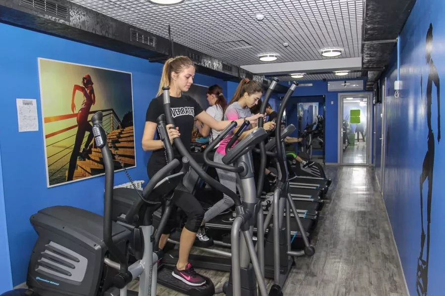 Фитнес-клуб Риани в Чите: Тренажерный Зал 🤸♀️, Тренировка, Спортзал, Фитнес, Занятие Спортом, Кроссфит, Следить за здоровьем, Персональный тренер,