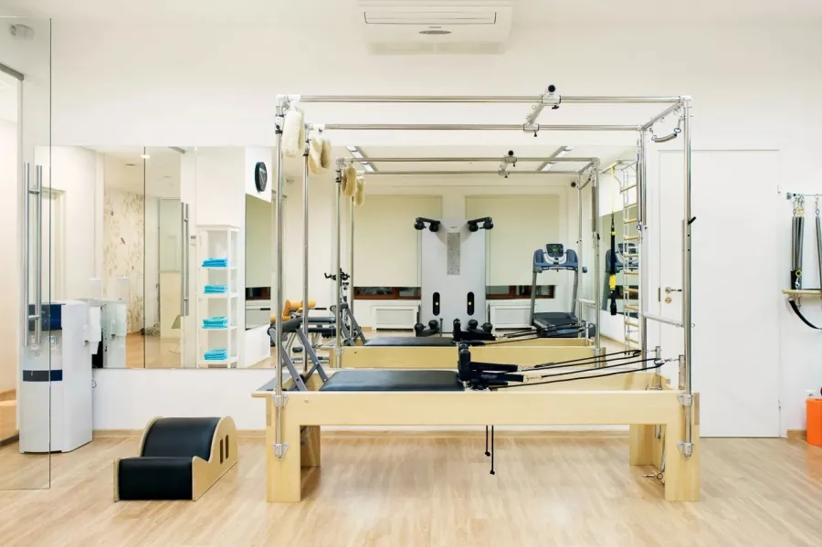 Фитнес-клуб FitStudio в Магадане: Тренажерный Зал 🤸♀️, Тренировка, Спортзал, Фитнес, Занятие Спортом, Кроссфит, Следить за здоровьем, Персональный тренер,