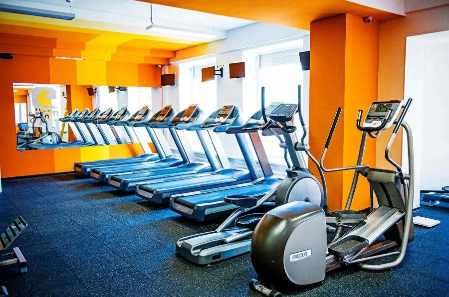 Фитнес-клуб FitStudio в Магадане: Тренажерный Зал 🤸♀️, Тренировка, Спортзал, Фитнес, Занятие Спортом, Кроссфит, Следить за здоровьем, Персональный тренер,