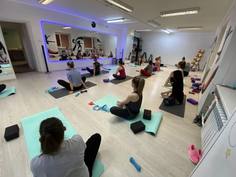 Спортивный клуб Старт в Магадане: Тренажерный Зал 🤸♀️, Тренировка, Спортзал, Фитнес, Занятие Спортом, Кроссфит, Следить за здоровьем, Персональный тренер,