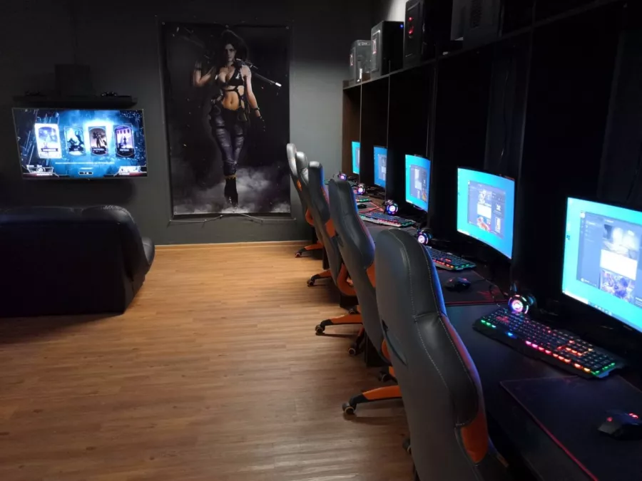 Игровой клуб Cyber Mgdn в Магадане: Киберспорт, Компьютерный клуб, VR, Игры,