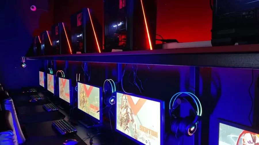 Игровой клуб Cyber Mgdn в Магадане: Киберспорт, Компьютерный клуб, VR, Игры,