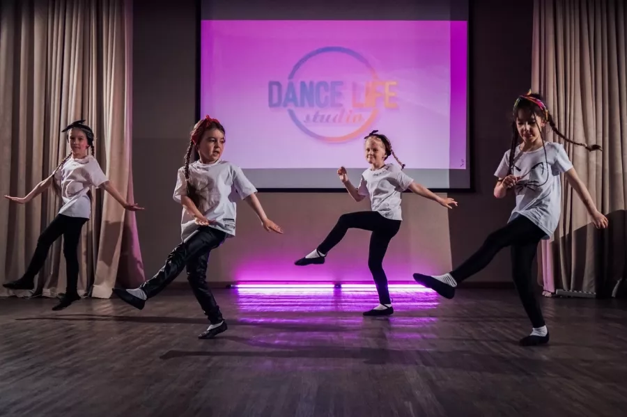 Студия танцев DANCE LIFE в Нижнем Новгороде: Танцы, Зал, Хореография, Школа танцев, Дети, Растяжка,
