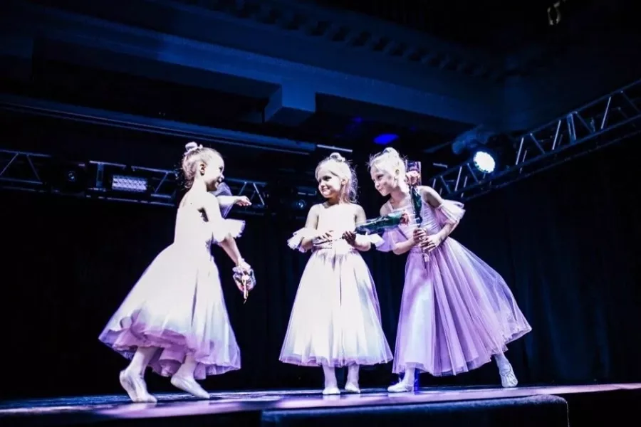 Студия танцев DANCE LIFE в Нижнем Новгороде: Танцы, Зал, Хореография, Школа танцев, Дети, Растяжка,