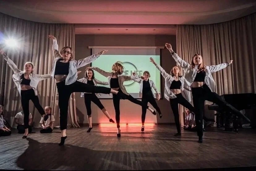 Студия танцев DANCE LIFE в Нижнем Новгороде: Танцы, Зал, Хореография, Школа танцев, Дети, Растяжка,