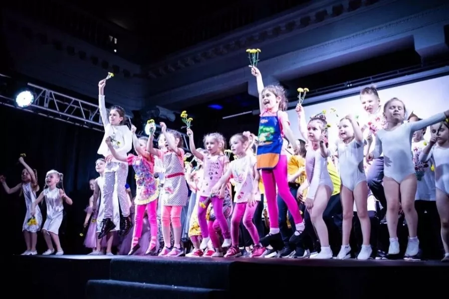 Студия танцев DANCE LIFE в Нижнем Новгороде: Танцы, Зал, Хореография, Школа танцев, Дети, Растяжка,