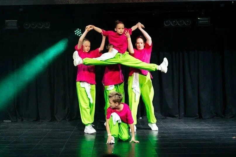 Студия танцев DANCE LIFE в Нижнем Новгороде: Танцы, Зал, Хореография, Школа танцев, Дети, Растяжка,