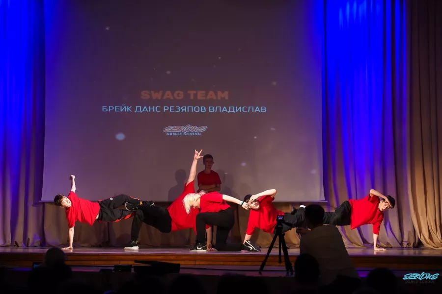 Школа танцев Serious в Нижнем Новгороде: Танцы, Зал, Хореография, Школа танцев, Современная хореография, Растяжка,