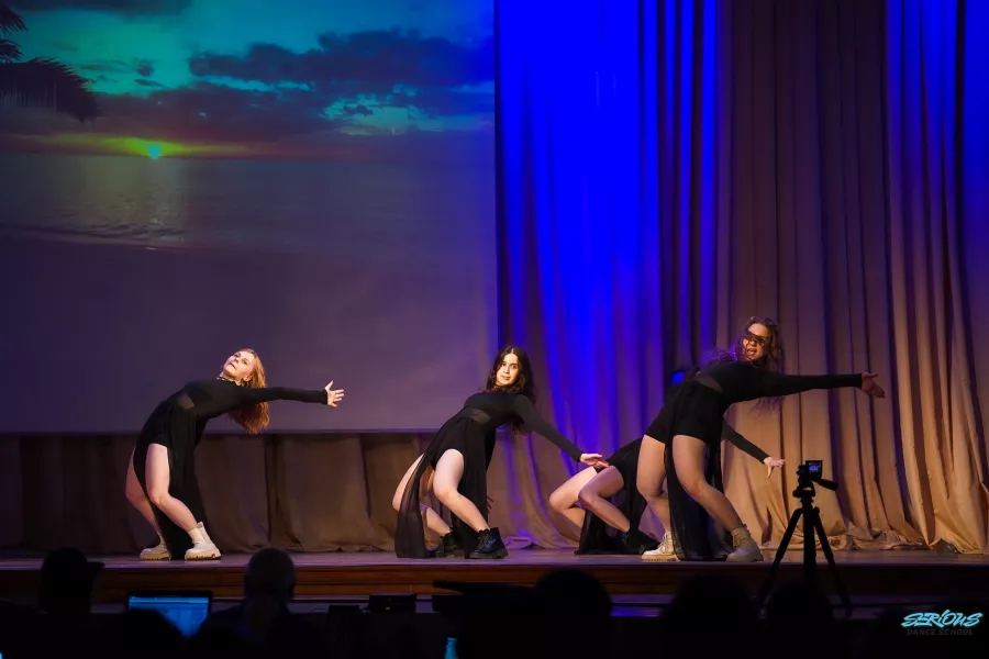 Школа танцев Serious в Нижнем Новгороде: Танцы, Зал, Хореография, Растяжка, Школа,