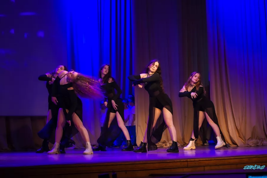 Школа танцев Serious в Нижнем Новгороде: Танцы, Зал, Хореография, Растяжка, Школа,