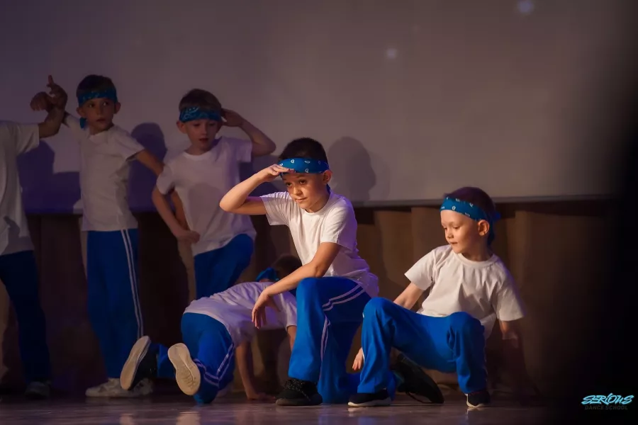 Школа танцев Serious в Нижнем Новгороде: Танцы, Зал, Хореография, Растяжка, Школа,