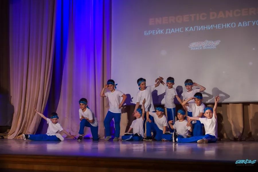 Школа танцев Serious в Нижнем Новгороде: Танцы, Зал, Хореография, Школа танцев, Современная хореография, Растяжка,