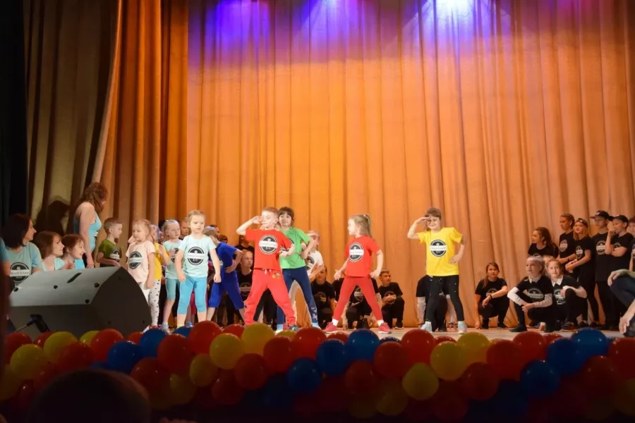 Танцевальный клуб Dance Division в Нижнем Новгороде: Танцы, Зал, Хореография, Школа танцев, Растяжка, Хип-хоп,