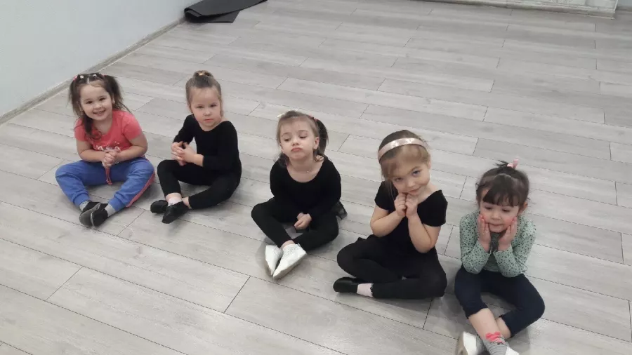 Школа танцев Dance 4U в Нижнем Новгороде: Танцы, Зал, Хореография, Школа танцев, Дети, Растяжка,