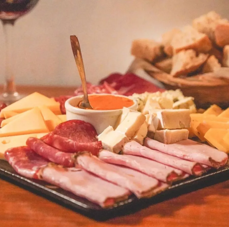 Винный Бар DOC в Буэнос-Айрес (Аргентина): Еда, Бар, Кофе, Вино,