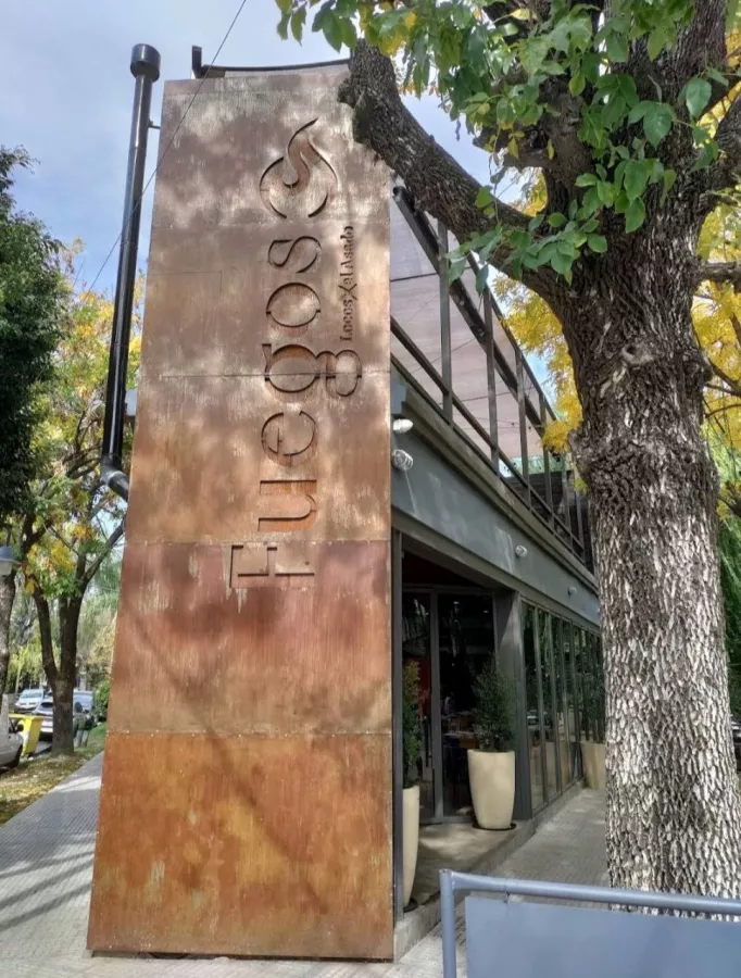 Ресторан FUEGOS в Буэнос-Айрес (Аргентина): Еда, Стейки, Бар, Ресторан,