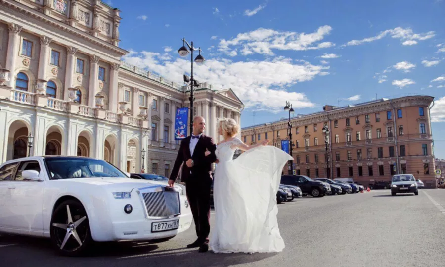 Аренда автомобиля с водителем Five Cars в Санкт-Петербурге: Для влюбленных, Автолюбителям, Водитель , Машины , Прокат , Бизнес класс ,