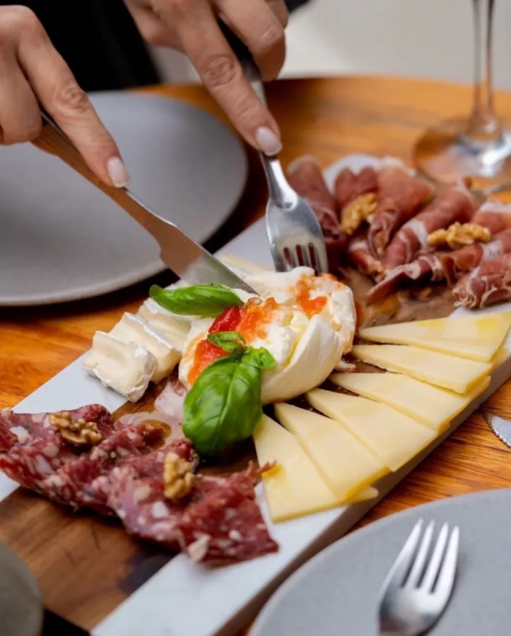 Бар Chill Garden в Буэнос-Айрес (Аргентина): Еда, Пиво, Коктейли, Десерты, Бар,