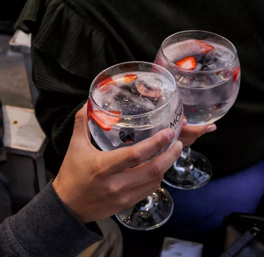 Бар Chill Garden в Буэнос-Айрес (Аргентина): Еда, Пиво, Коктейли, Десерты, Бар,