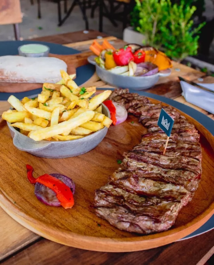 Ресторан La Condesa Grill & Pasta в Буэнос-Айрес (Аргентина): Еда, Гриль, Ресторан, Вино, Паста,