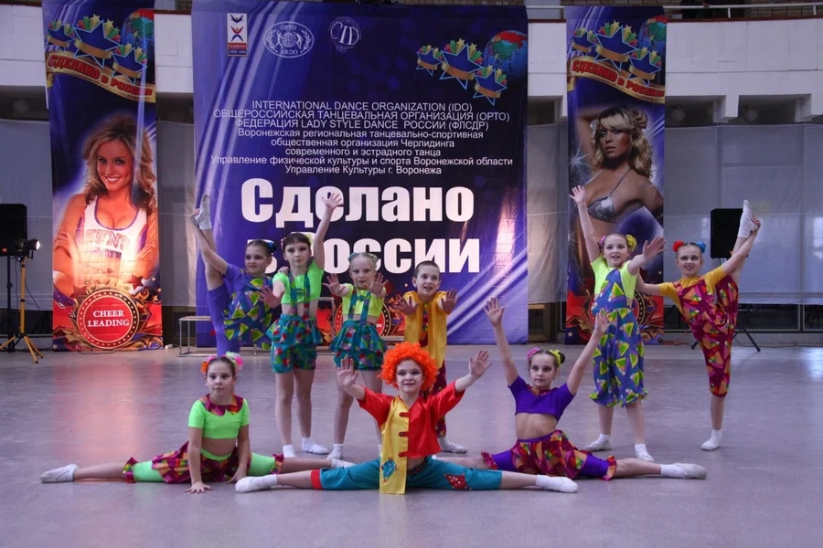 Центр современной хореографии в Нижнем Новгороде: Танцы, Зал, Хореография, Школа танцев, Современная хореография, Растяжка,