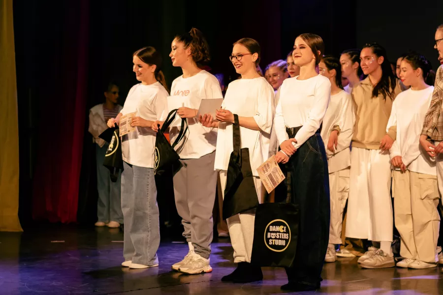 Школа танцев Dance Busters Studio в Чите: Танцы, Тренировка, Хореография, Бачата, Тверк, Брейк-данс, Танго,