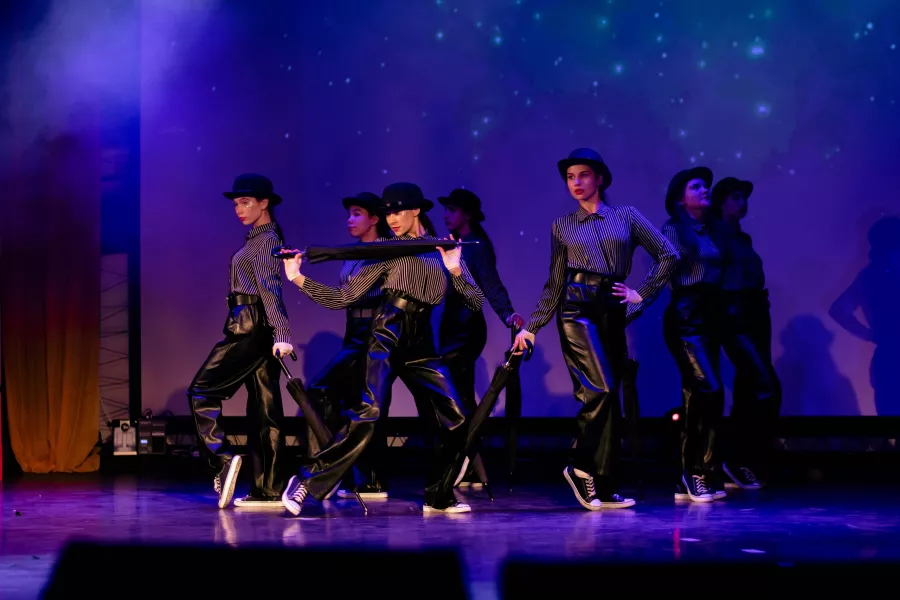 Школа танцев Dance Busters Studio в Чите: Танцы, Тренировка, Хореография, Бачата, Тверк, Брейк-данс, Танго,