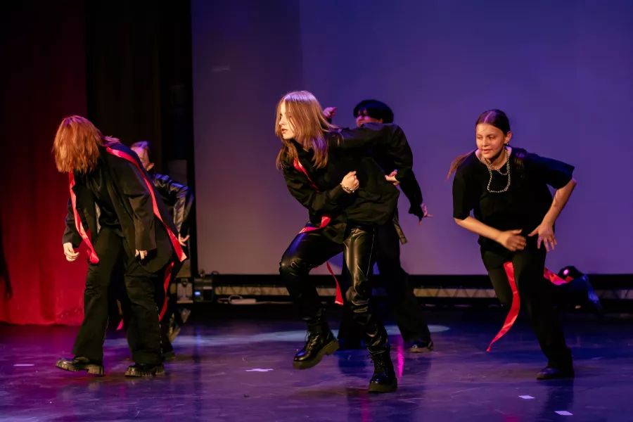 Школа танцев Dance Busters Studio в Чите: Танцы, Тренировка, Хореография, Бачата, Тверк, Брейк-данс, Танго,