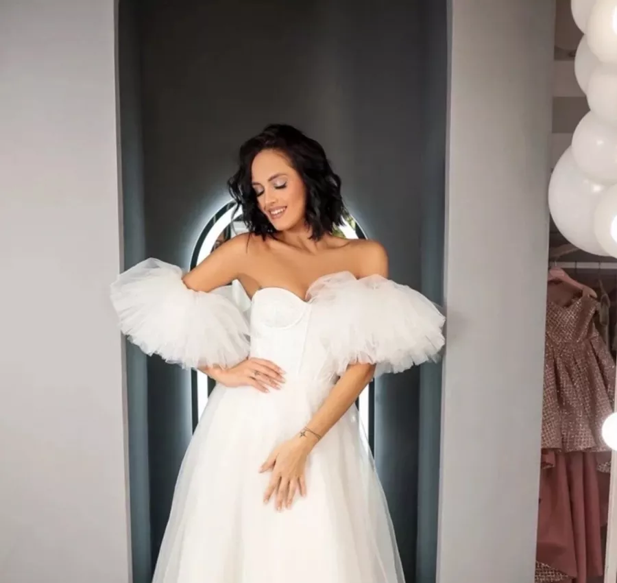 Аренда и продажа свадебных платьев Yes Dress в Санкт-Петербурге: Аренда платья, Вечернее платье, Свадебное платье , Свадебный салон , Для влюбленных, Невеста, Организация свадеб , Белое платье ,