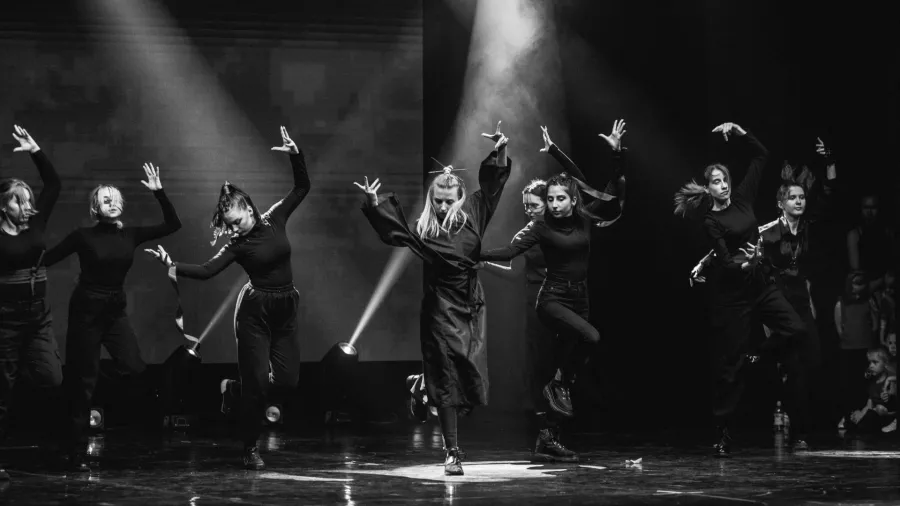 Школа танцев Freedomdance studio в Нижнем Новгороде: Танцы, Зал, Хореография, Школа танцев, Бачата, Растяжка,