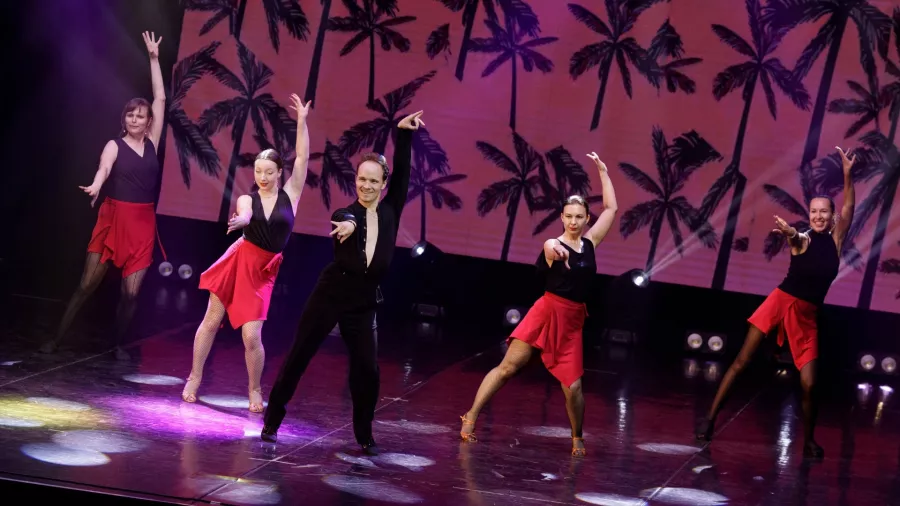 Школа танцев Freedomdance studio в Нижнем Новгороде: Танцы, Зал, Хореография, Школа танцев, Бачата, Растяжка,