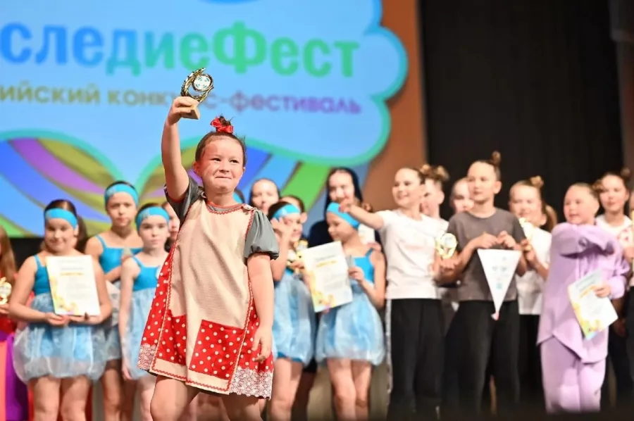 Театр танца Стрекоза в Нижнем Новгороде: Танцы, Зал, Хореография, Школа танцев, Современная хореография, Растяжка,