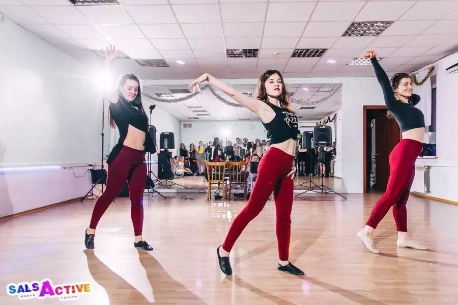 Танцевальная студия SalsActive в Перми: Танцы, Зал, Хореография, Школа танцев, Сальса, Растяжка,