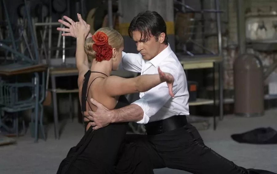 Танцевальный клуб GallaDance Колизей в Перми: Танцы, Зал, Хореография, Школа танцев, Бальные танцы, Растяжка,