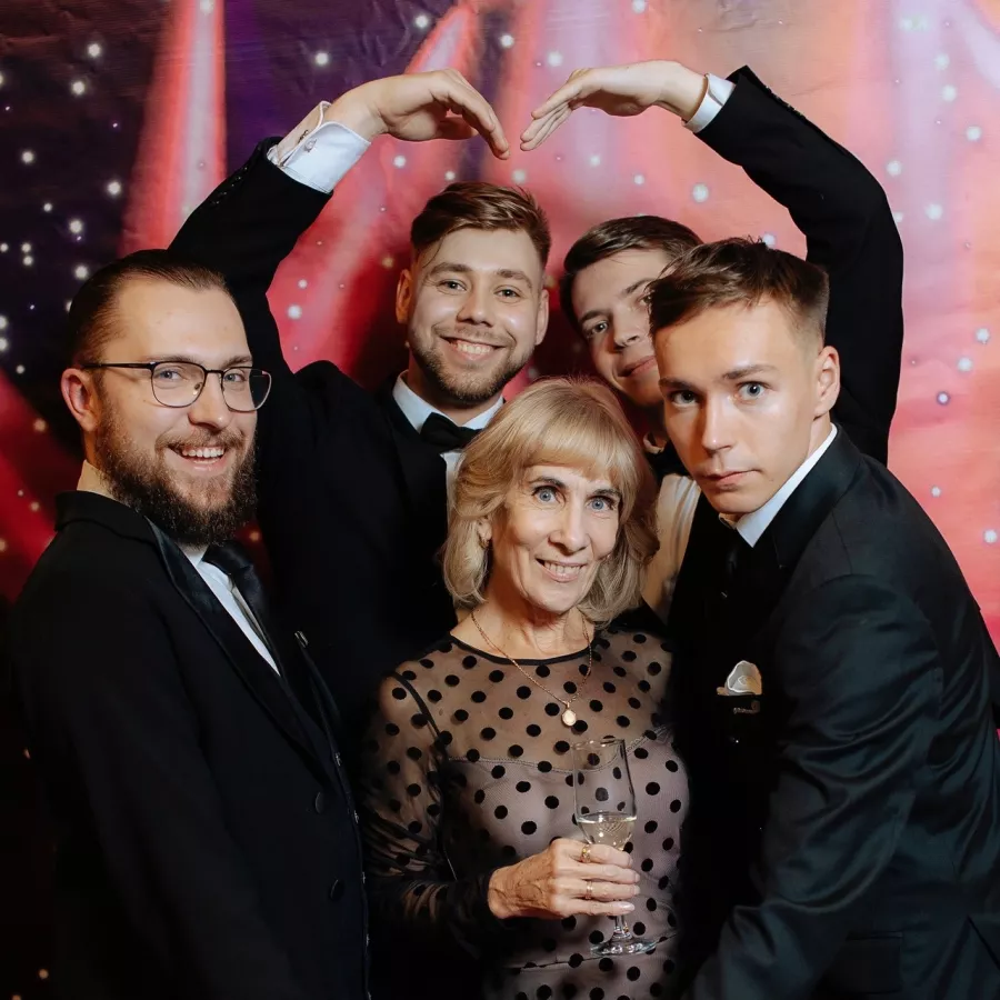 Танцевальный клуб GallaDance Колизей в Перми: Танцы, Зал, Хореография, Школа танцев, Бальные танцы, Растяжка,
