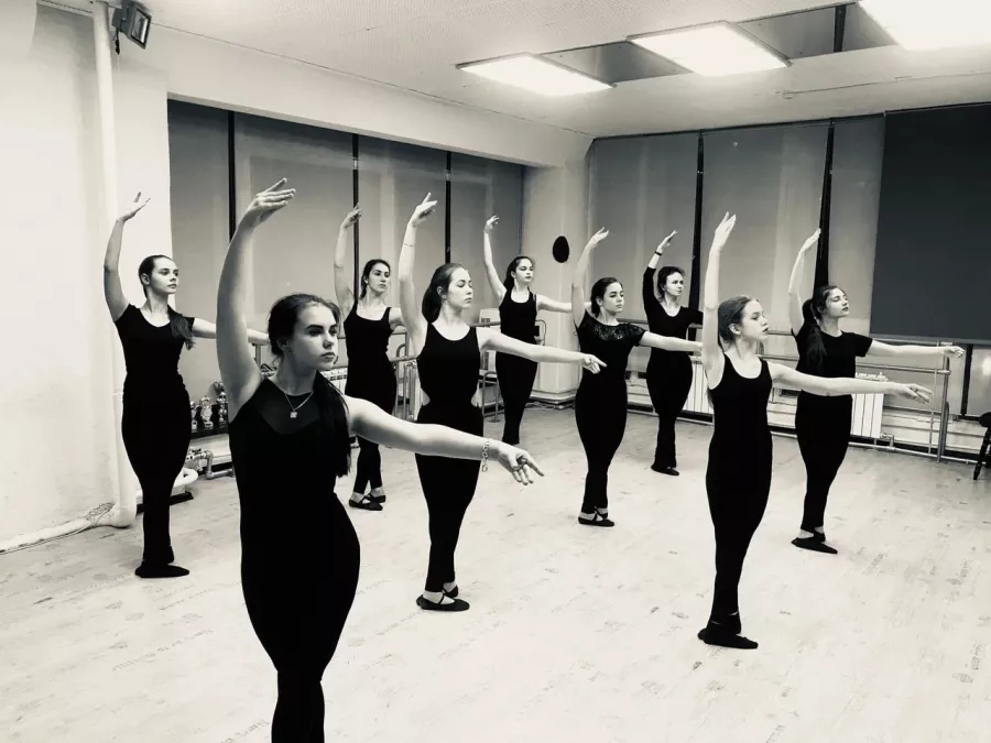 Школа танцев Dancing hall в Нижнем Новгороде: Танцы, Зал, Хореография, Школа танцев, Восточные танцы, Растяжка,