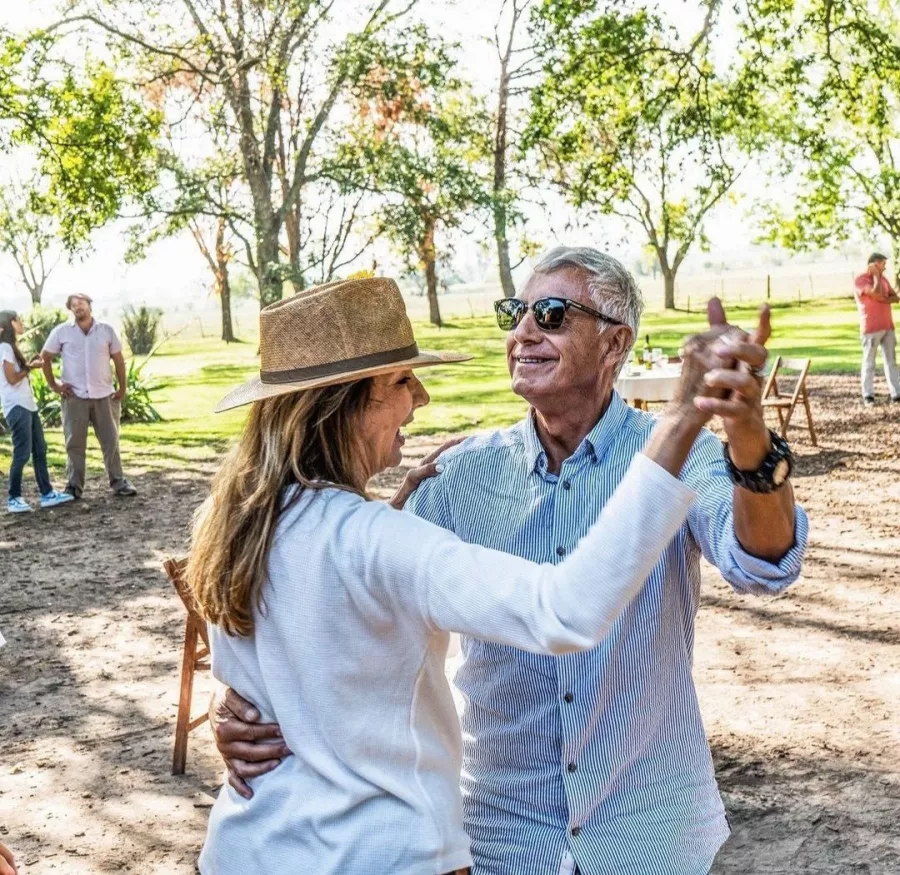 Отель Estancia El Ombú De Areco в Буэнос-Айрес (Аргентина): Ферма, Катание на лощадях, Бассейн, Живая музыка, Hotel, Farm, Horse riding, Swimming pool, Live music, Отель,