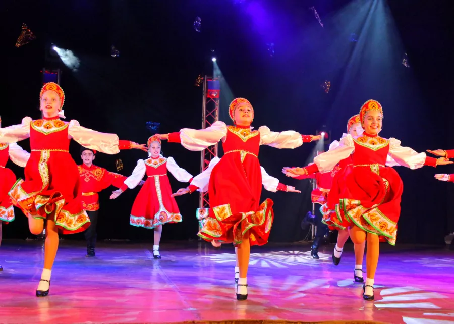 Ансамбль стилизованного танца Задоринка в Нижнем Новгороде: Танцы, Зал, Хореография, Растяжка, Школа,