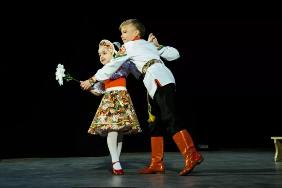 Ансамбль стилизованного танца Задоринка в Нижнем Новгороде: Танцы, Зал, Хореография, Растяжка, Школа,