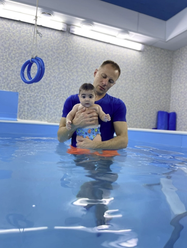 Детский оздоровительный центр Брызги Визги в Новороссийске: Крытый, Бассейн , Развиваться, Плавание , Для детей, Для взрослых,