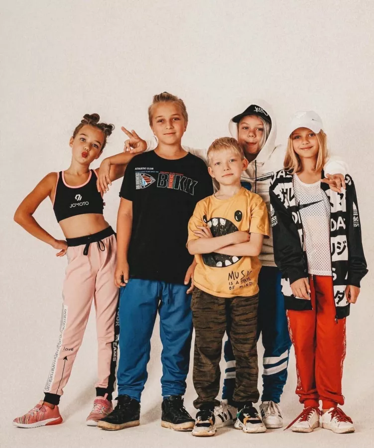 Танцевальный клуб Crazy Dream NN в Нижнем Новгороде: Танцы, Зал, Хореография, Растяжка, Хип-хоп, Школа,