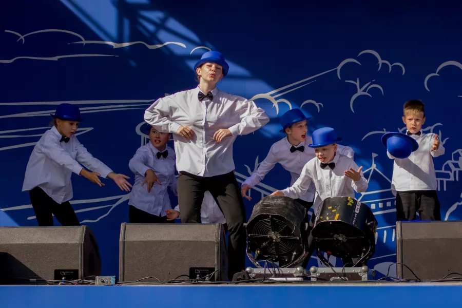 Эстрадно-танцевальная студия Банана в Нижнем Новгороде: Танцы, Зал, Хореография, Растяжка, Школа,