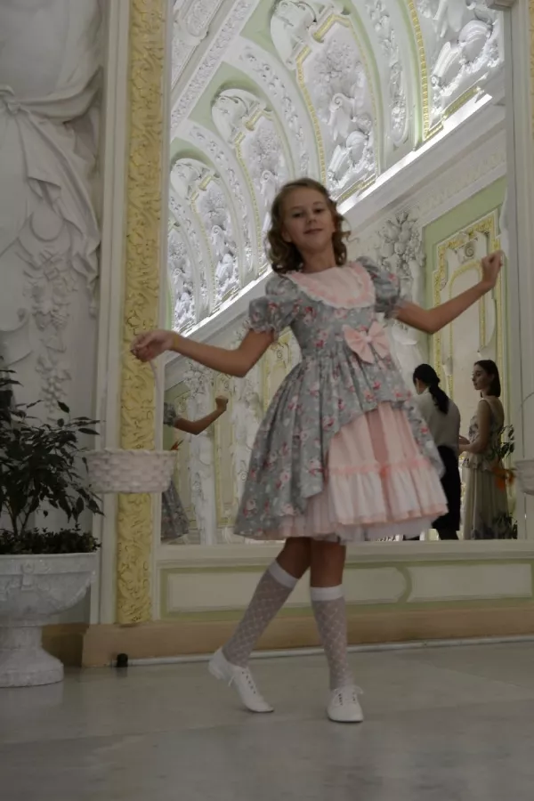 Эстрадно-танцевальная студия Банана в Нижнем Новгороде: Танцы, Зал, Хореография, Растяжка, Школа,