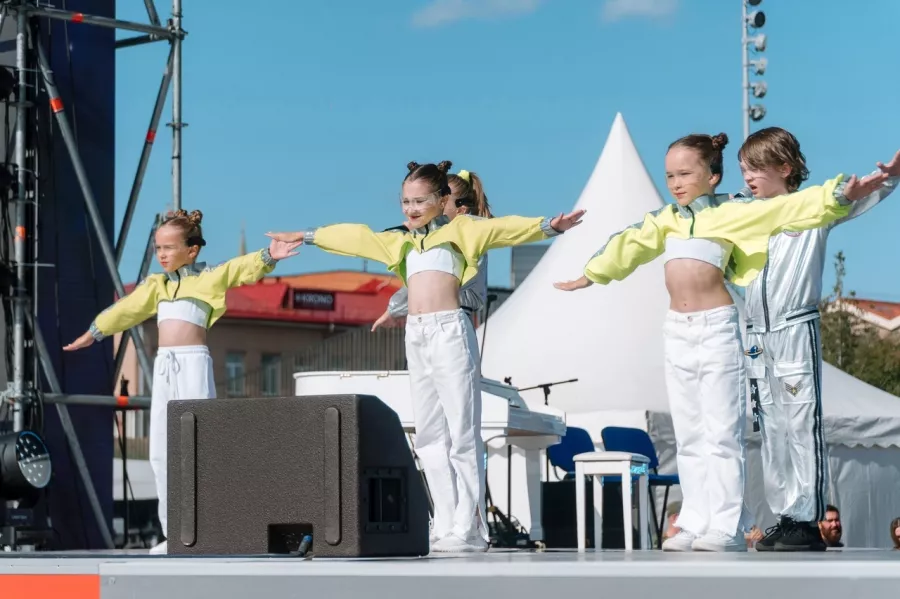 Танцевальная студия Freak Dance Centre в Перми: Танцы, Зал, Хореография, Школа танцев, Растяжка, Хип-хоп,