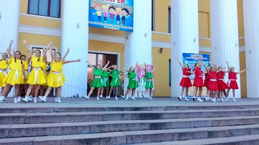 Ансамбль танца Жар-птица в Нижнем Новгороде: Танцы, Зал, Хореография, Растяжка, Детям, Школа,