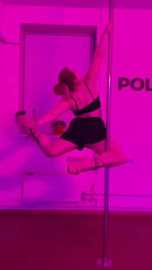 Школа танцев Be strong в Нижнем Новгороде: Танцы, Зал, Хореография, Растяжка, Школа,