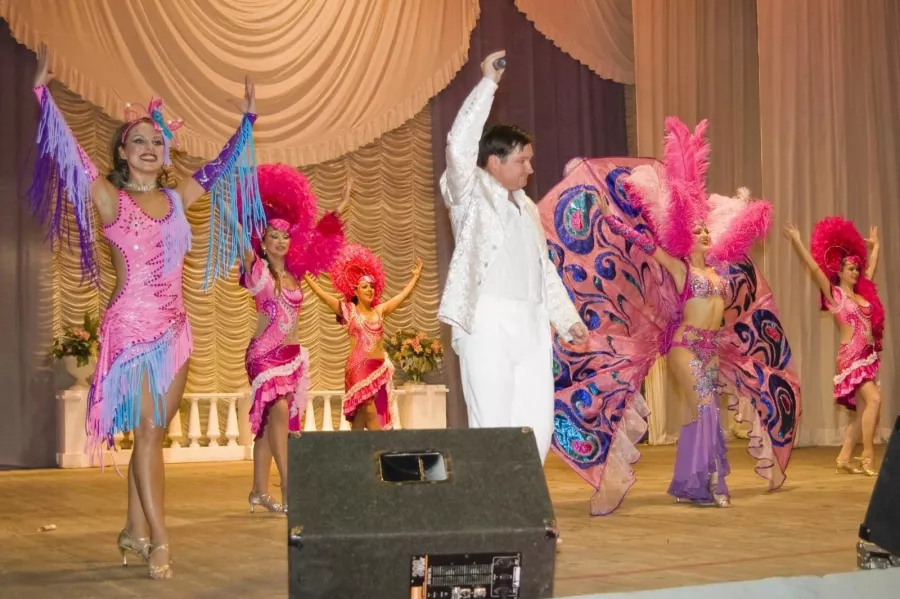 Шоу-балет и театр танца Аиша в Нижнем Новгороде: Танцы, Зал, Хореография, Растяжка, Школа,